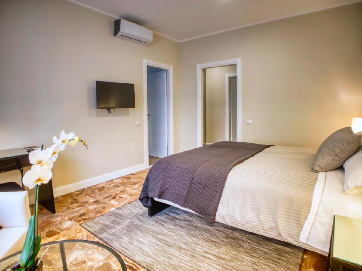 Silia House Napoli Centro Hotel ภายนอก รูปภาพ
