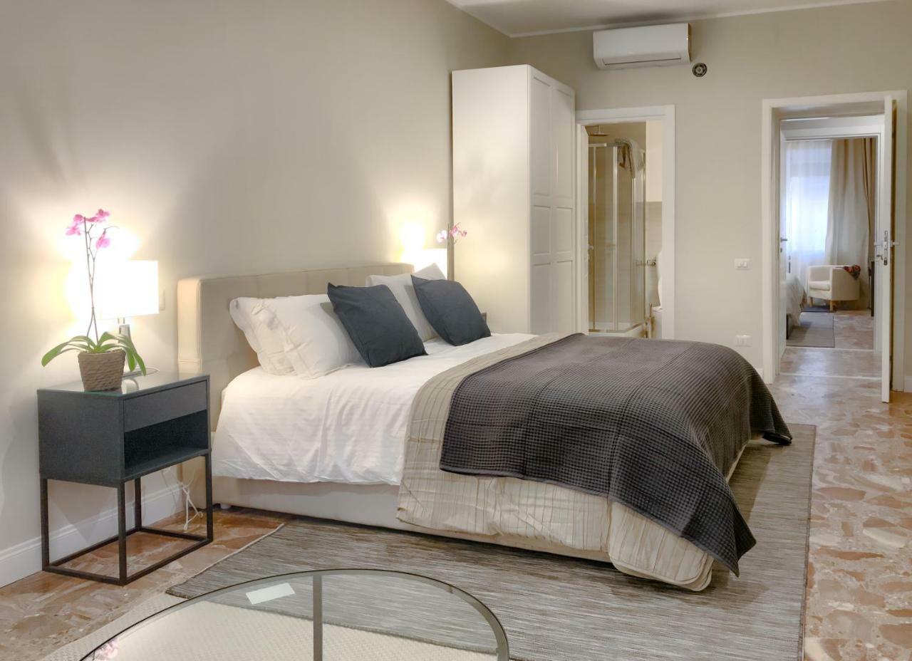 Silia House Napoli Centro Hotel ภายนอก รูปภาพ