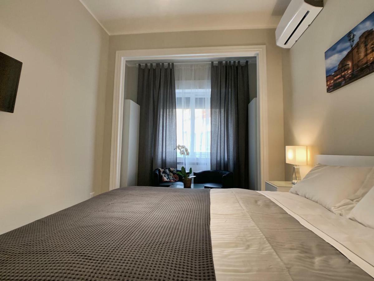 Silia House Napoli Centro Hotel ภายนอก รูปภาพ